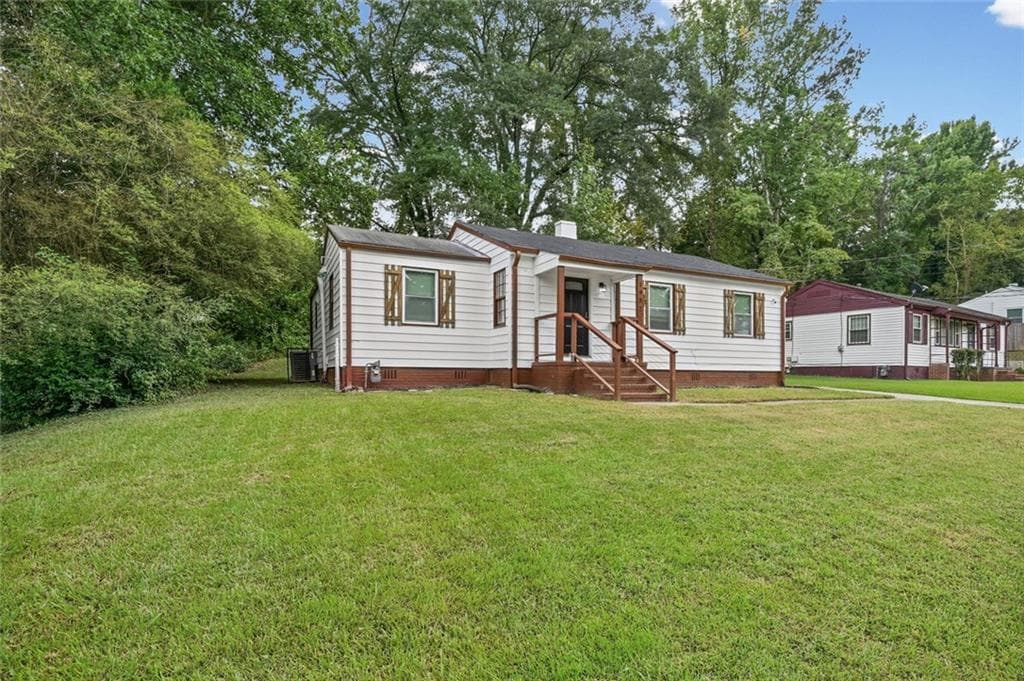 6 bedroom, 3 bathroom, 1,273 sq ft single family residence for sale at 1932 Oana Street, Atlanta, GA 30310 — photo 4