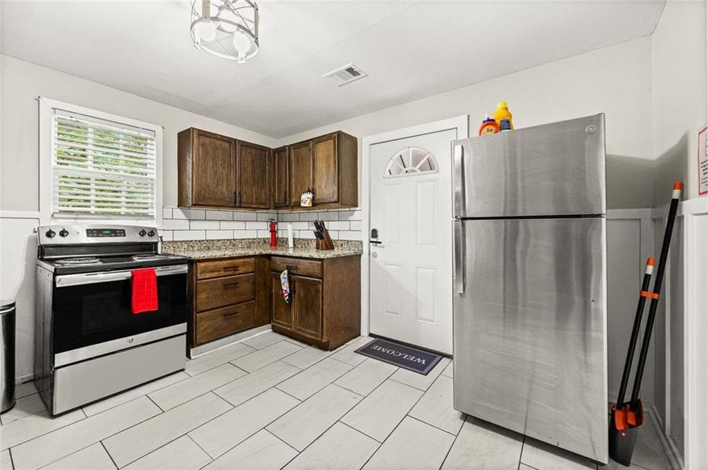 6 bedroom, 3 bathroom, 1,273 sq ft single family residence for sale at 1932 Oana Street, Atlanta, GA 30310 — photo 7