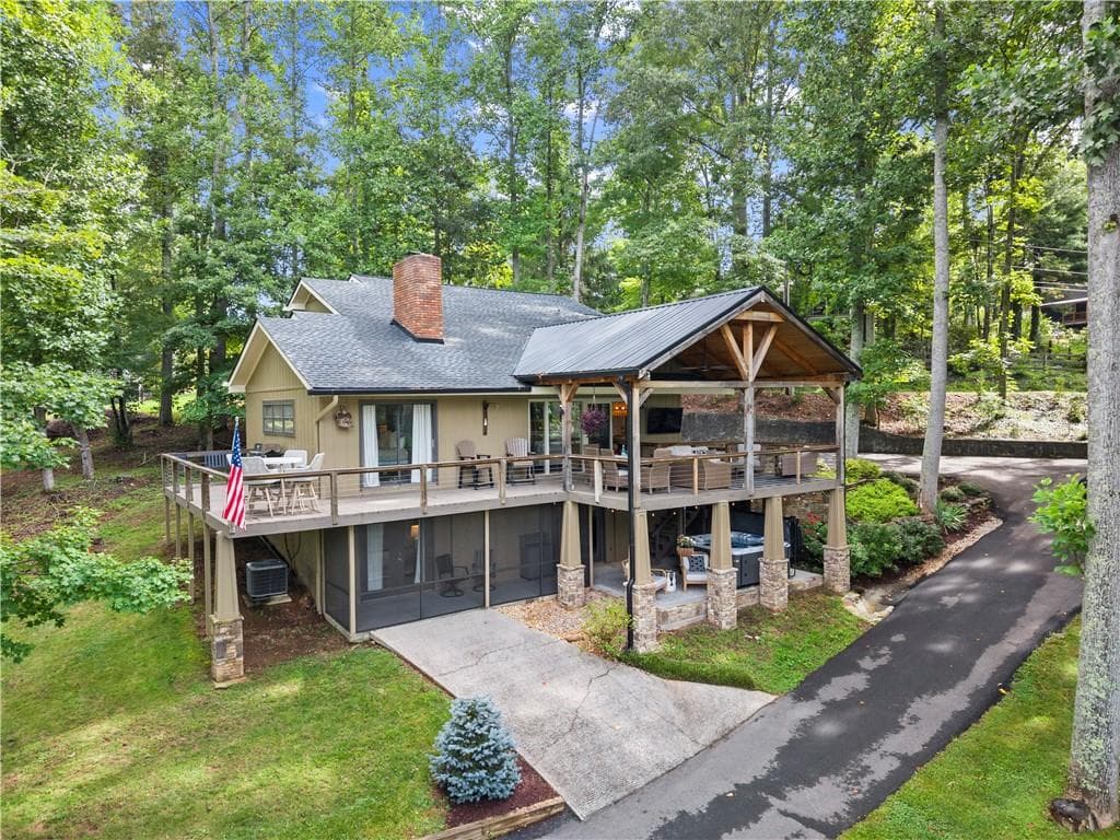4 bedroom, 4 bathroom, 3,201 sq ft single family residence for sale at 3755 Woods Creek Drive, Young Harris, GA 30582 — photo 3