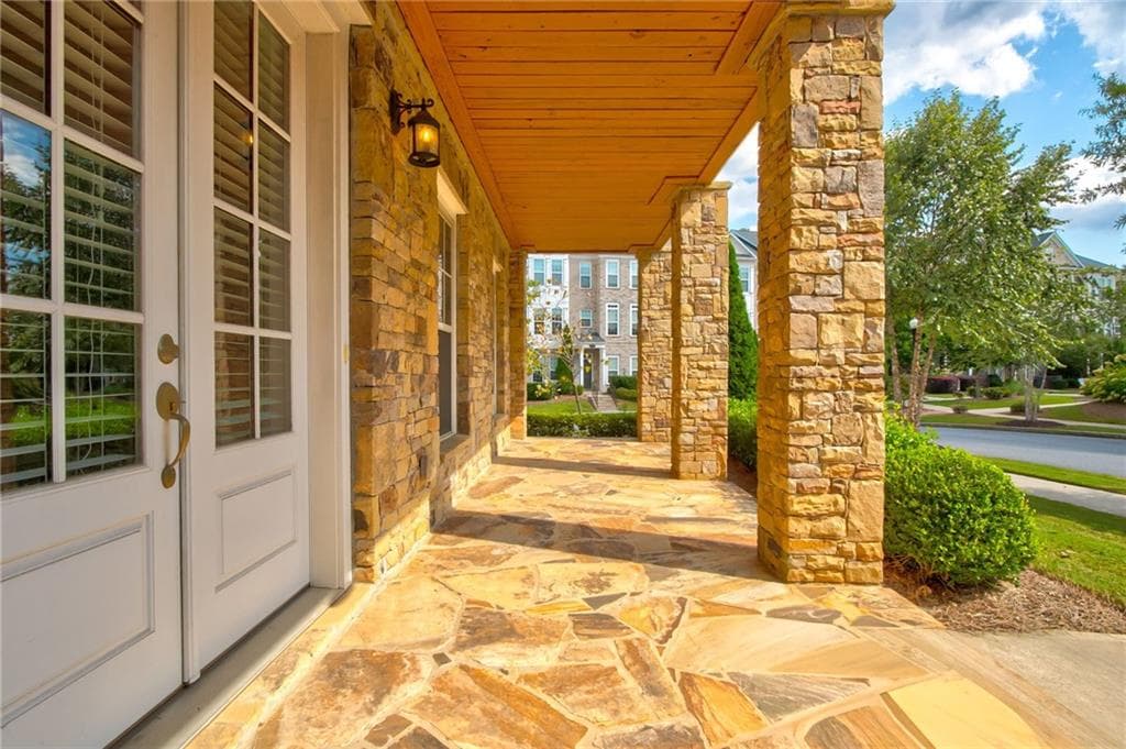 4 bedroom, 4 bathroom, 3,156 sq ft single family residence for rent at 640 Hanlon Way, Alpharetta, GA 30009 for $5,500 a month — photo 2