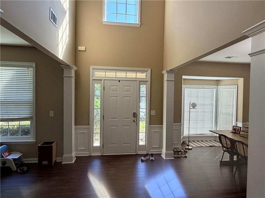 4 bedroom, 3 bathroom, 2,658 sq ft single family residence for rent at 609 Glen Creek Way, Buford, GA 30518 for $2,800 a month — photo 2