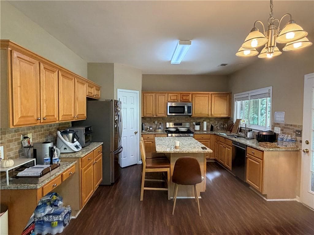 4 bedroom, 3 bathroom, 2,658 sq ft single family residence for rent at 609 Glen Creek Way, Buford, GA 30518 for $2,800 a month — photo 9