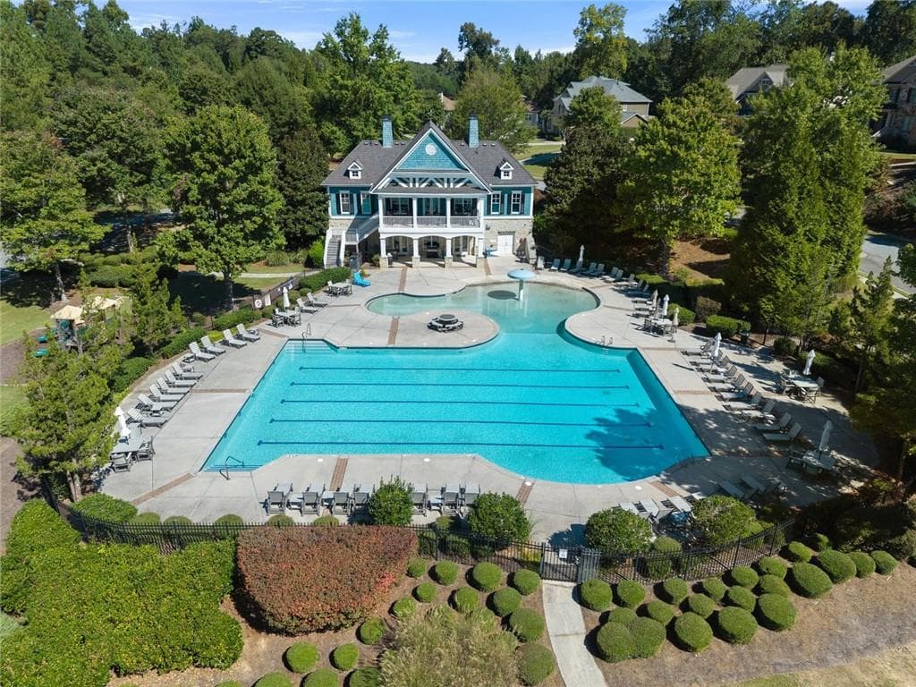 6 bedroom, 6 bathroom, 5,505 sq ft single family residence for sale at 6230 Leeward Tide Court, Cumming, GA 30041 — photo 5