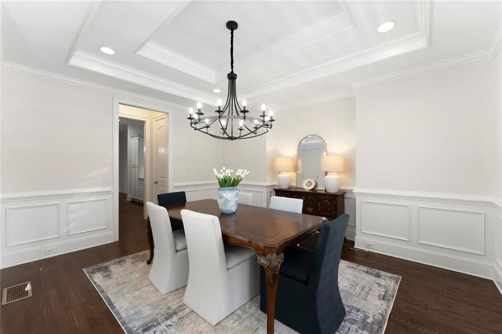 6 bedroom, 6 bathroom, 5,505 sq ft single family residence for sale at 6230 Leeward Tide Court, Cumming, GA 30041 — photo 8