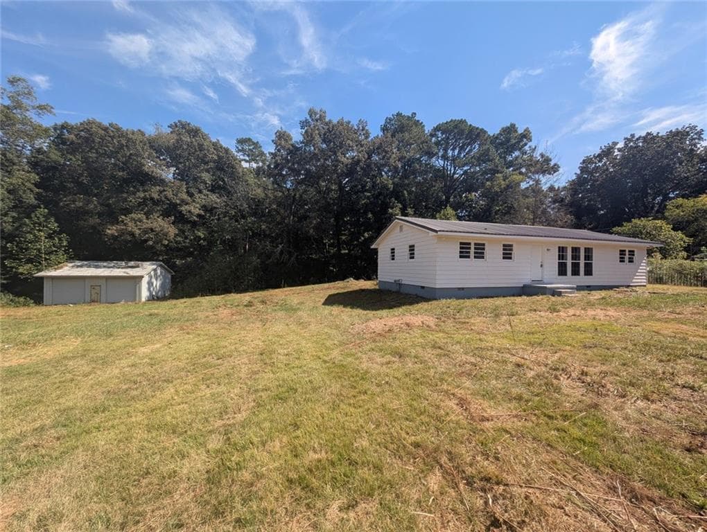 3 bedroom, 2 bathroom, 1,248 sq ft single family residence for sale at 196 N Elizabeth Street, Summerville, GA 30747