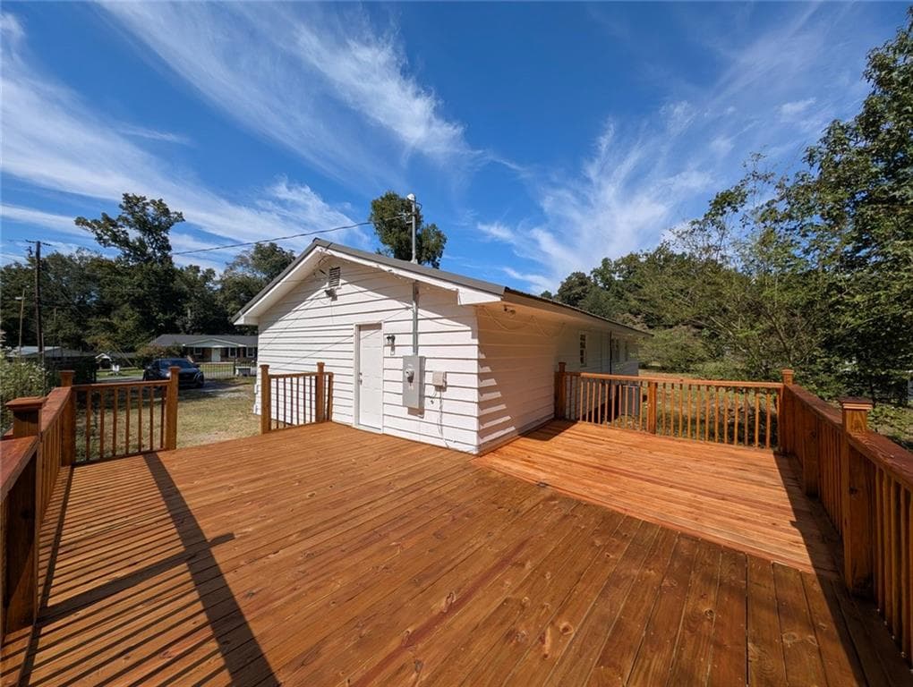 3 bedroom, 2 bathroom, 1,248 sq ft single family residence for sale at 196 N Elizabeth Street, Summerville, GA 30747 — photo 2