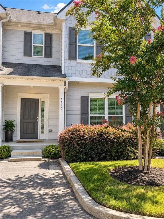 3 bedroom, 3 bathroom, 1,737 sq ft townhouse for sale at 7713 Fawn Circle, Covington, GA 30014
