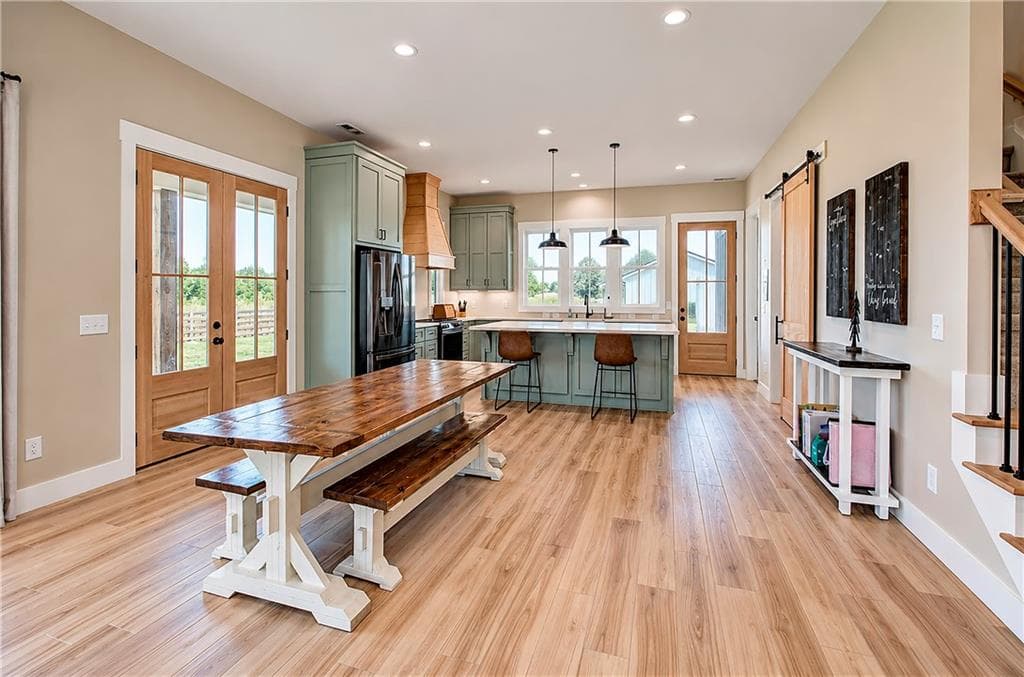4 bedroom, 3 bathroom, 2,742 sq ft single family residence for sale at 554 Pendley Road, Calhoun, GA 30701 — photo 7