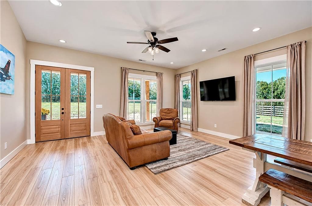 4 bedroom, 3 bathroom, 2,742 sq ft single family residence for sale at 554 Pendley Road, Calhoun, GA 30701 — photo 8
