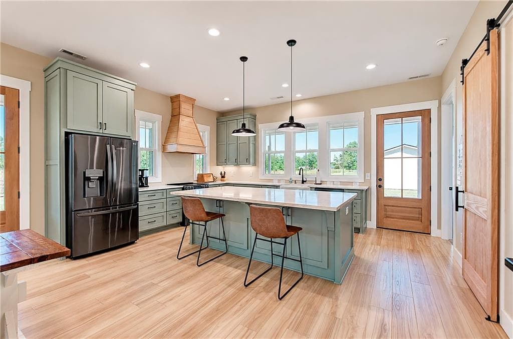 4 bedroom, 3 bathroom, 2,742 sq ft single family residence for sale at 554 Pendley Road, Calhoun, GA 30701 — photo 10