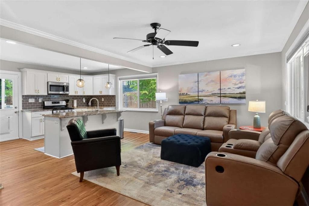 2 bedroom, 1 bathroom, 864 sq ft single family residence for sale at 823 Frances Drive, Smyrna, GA 30080 — photo 8