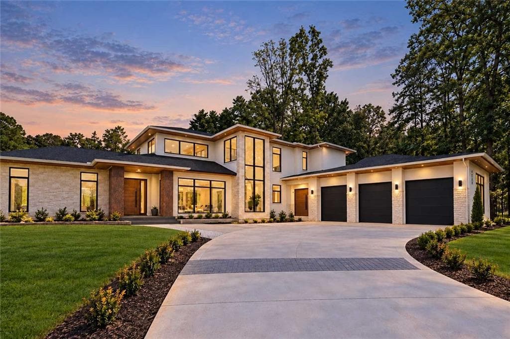 5 bedroom, 8 bathroom, 6,704 sq ft single family residence for sale at 4785 Moore Road, Suwanee, GA 30024 — photo 2