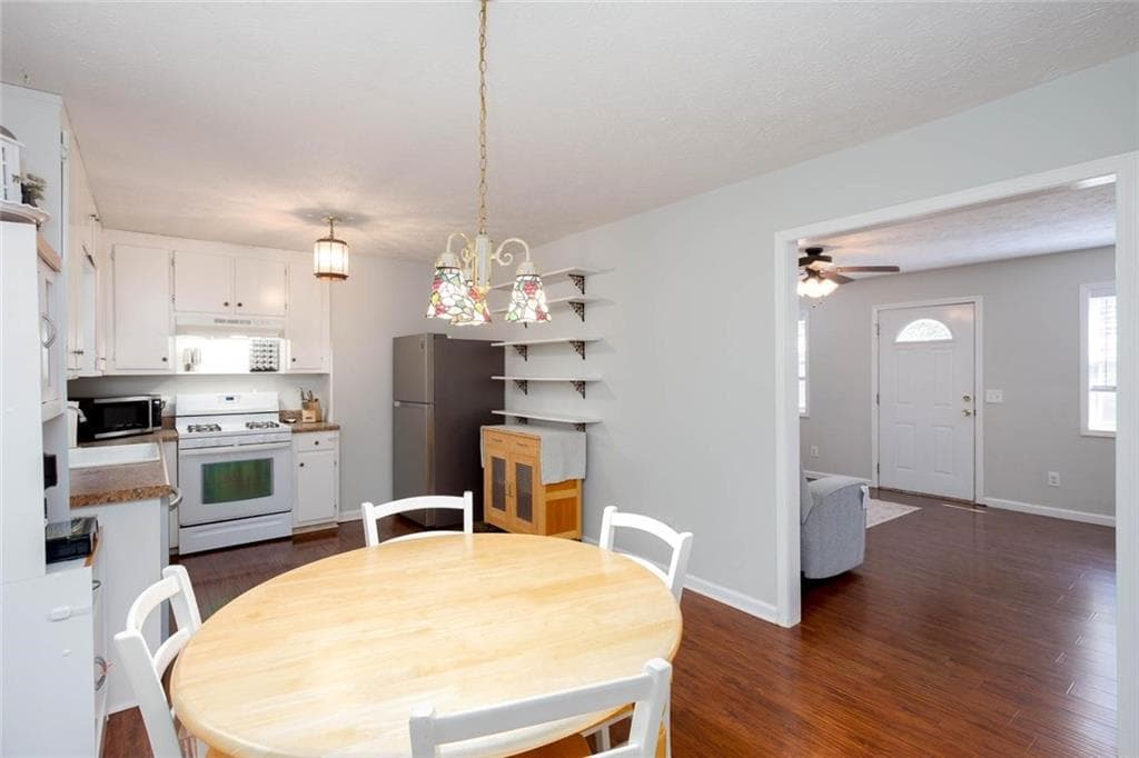 3 bedroom, 2 bathroom, 1,384 sq ft single family residence for sale at 2430 Trenton Drive, Canton, GA 30115 — photo 7
