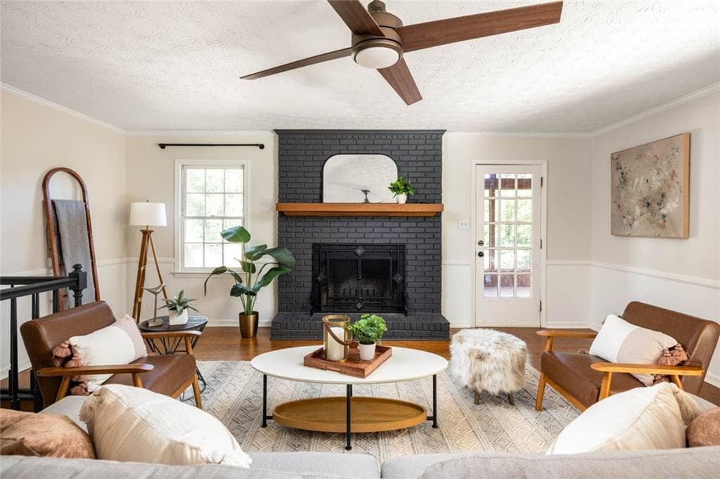 3 bedroom, 2 bathroom, 1,878 sq ft single family residence for sale at 5011 Stones Crossing Drive, Lilburn, GA 30047 — photo 8