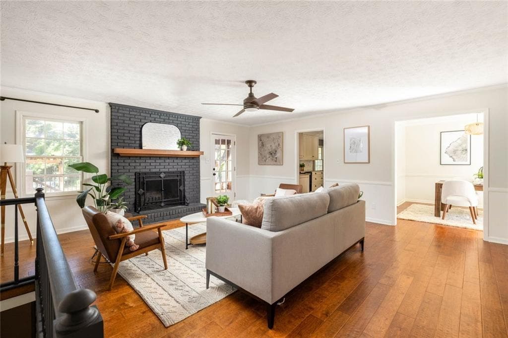 3 bedroom, 2 bathroom, 1,878 sq ft single family residence for sale at 5011 Stones Crossing Drive, Lilburn, GA 30047 — photo 9