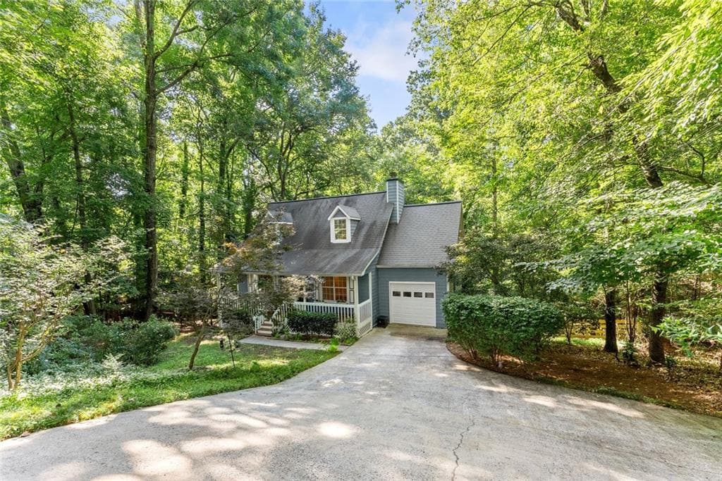 4 bedroom, 3 bathroom, 1,930 sq ft single family residence for sale at 1570 Williams Circle, Cumming, GA 30041 — photo 6