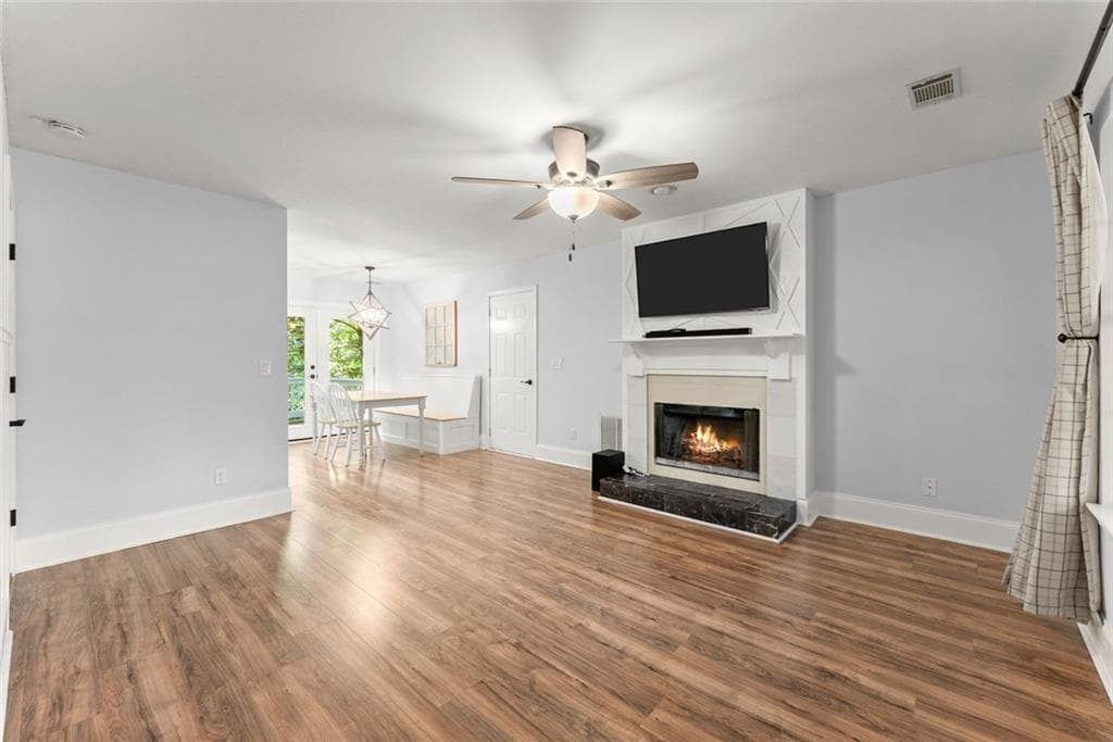 4 bedroom, 3 bathroom, 1,930 sq ft single family residence for sale at 1570 Williams Circle, Cumming, GA 30041 — photo 9