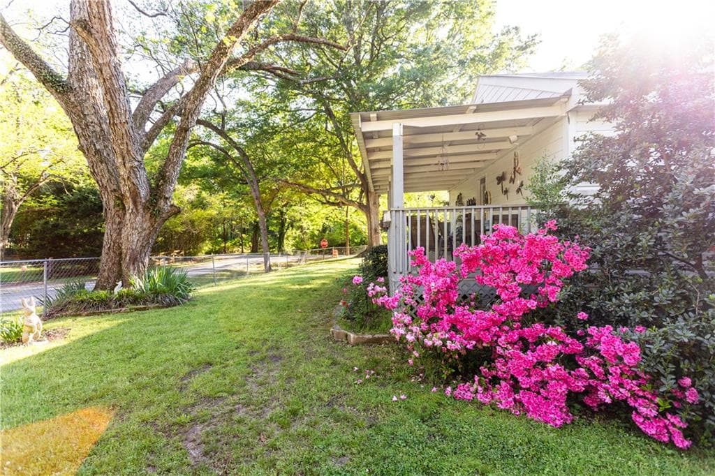 3 bedroom, 2 bathroom, 2,663 sq ft single family residence for sale at 116 E Fulton Street, Newborn, GA 30056 — photo 7