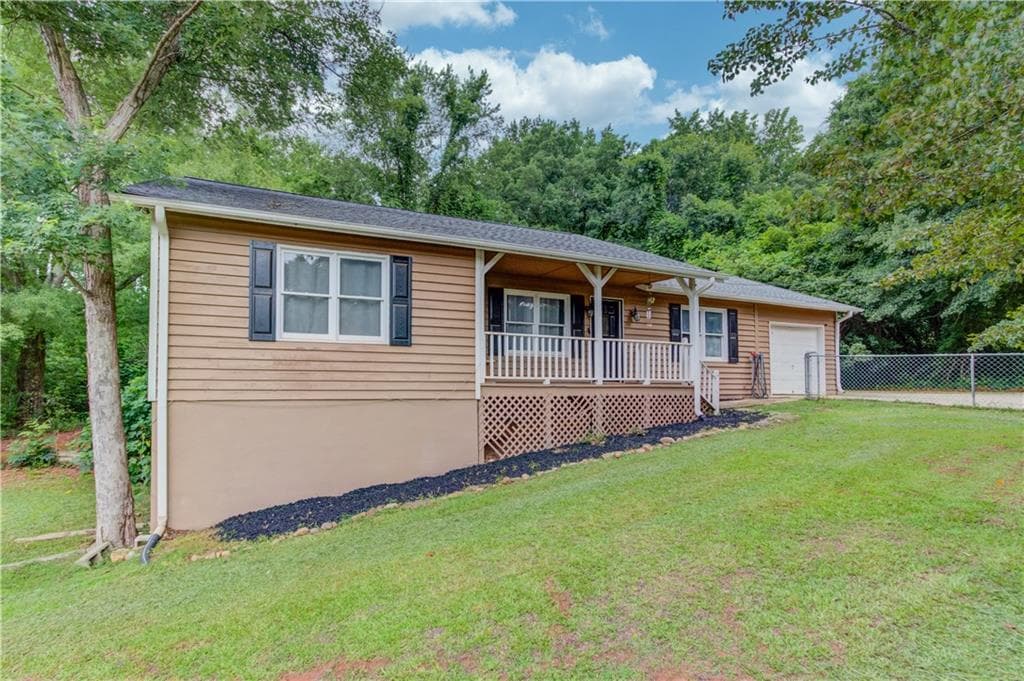 3 bedroom, 3 bathroom, 1,588 sq ft single family residence for sale at 3305 Ladd Drive, Gainesville, GA 30506 — photo 1 of 41