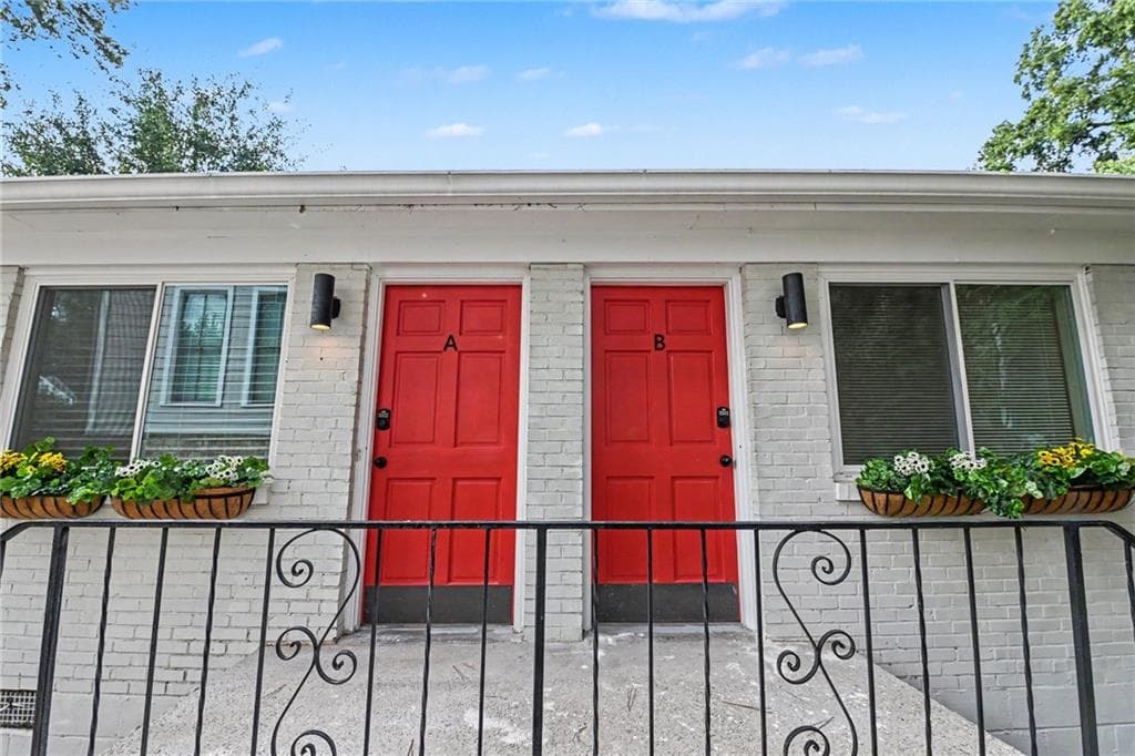 2 bedroom, 1 bathroom, 816 sq ft duplex for rent at 2240 Stephen Long Drive A, Atlanta, GA 30305 for $2,500 a month — photo 3