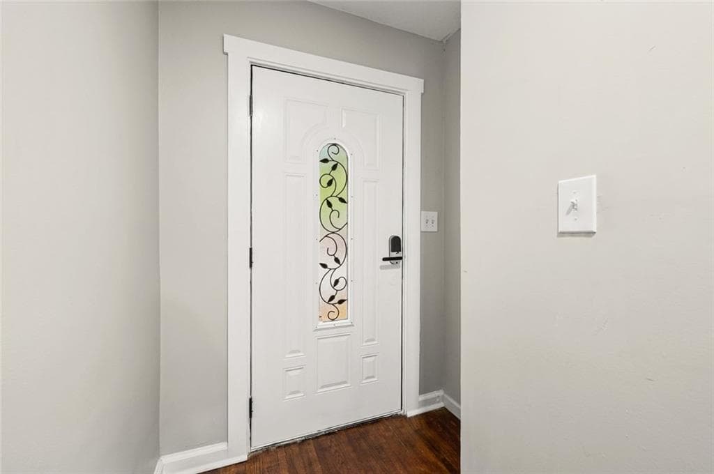 6 bedroom, 3 bathroom, 1,212 sq ft single family residence for sale at 1810 Sylvan Road, Atlanta, GA 30310 — photo 4
