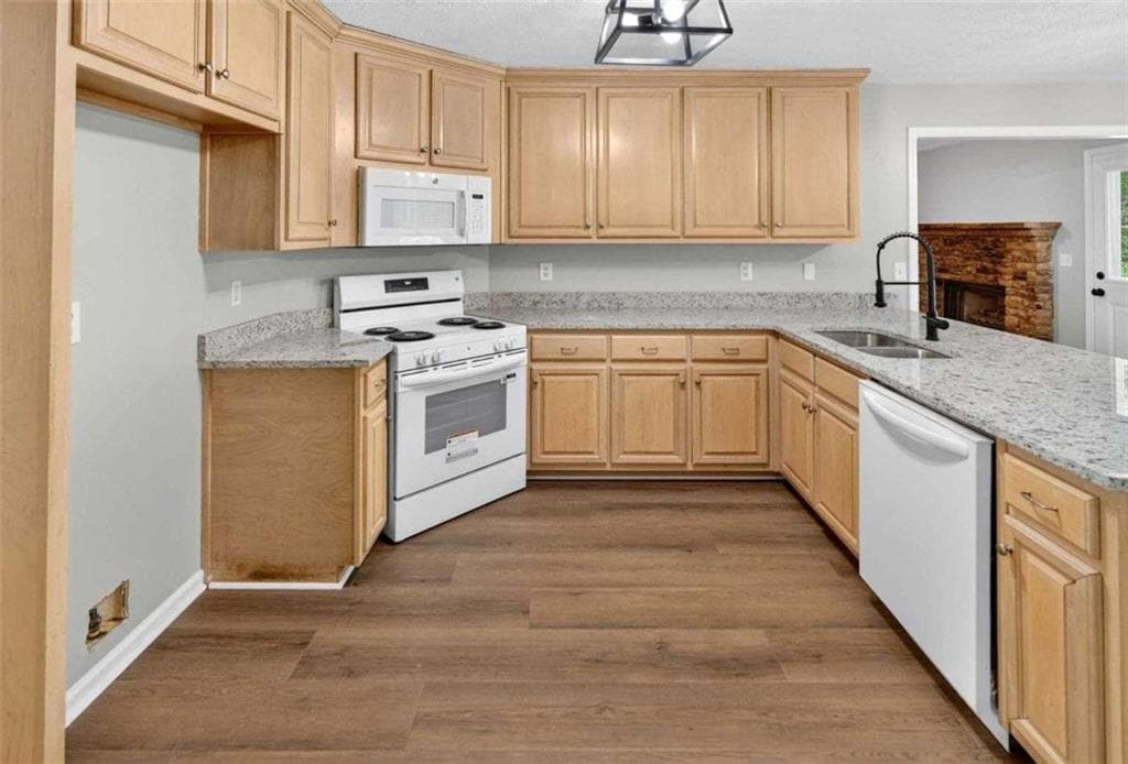 3 bedroom, 2 bathroom, 1,716 sq ft single family residence for sale at 250 Buddy Burt Road, Dawsonville, GA 30534 — photo 6