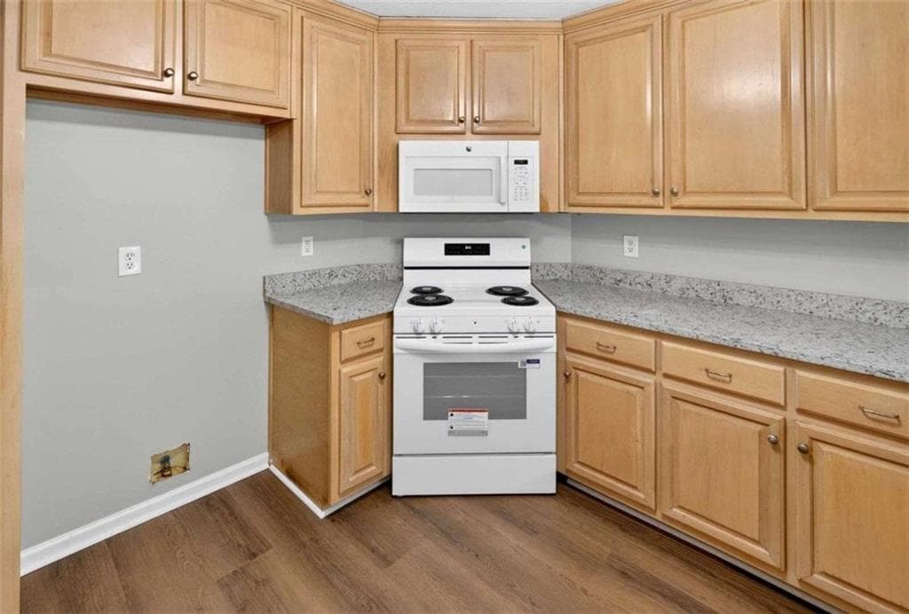 3 bedroom, 2 bathroom, 1,716 sq ft single family residence for sale at 250 Buddy Burt Road, Dawsonville, GA 30534 — photo 8