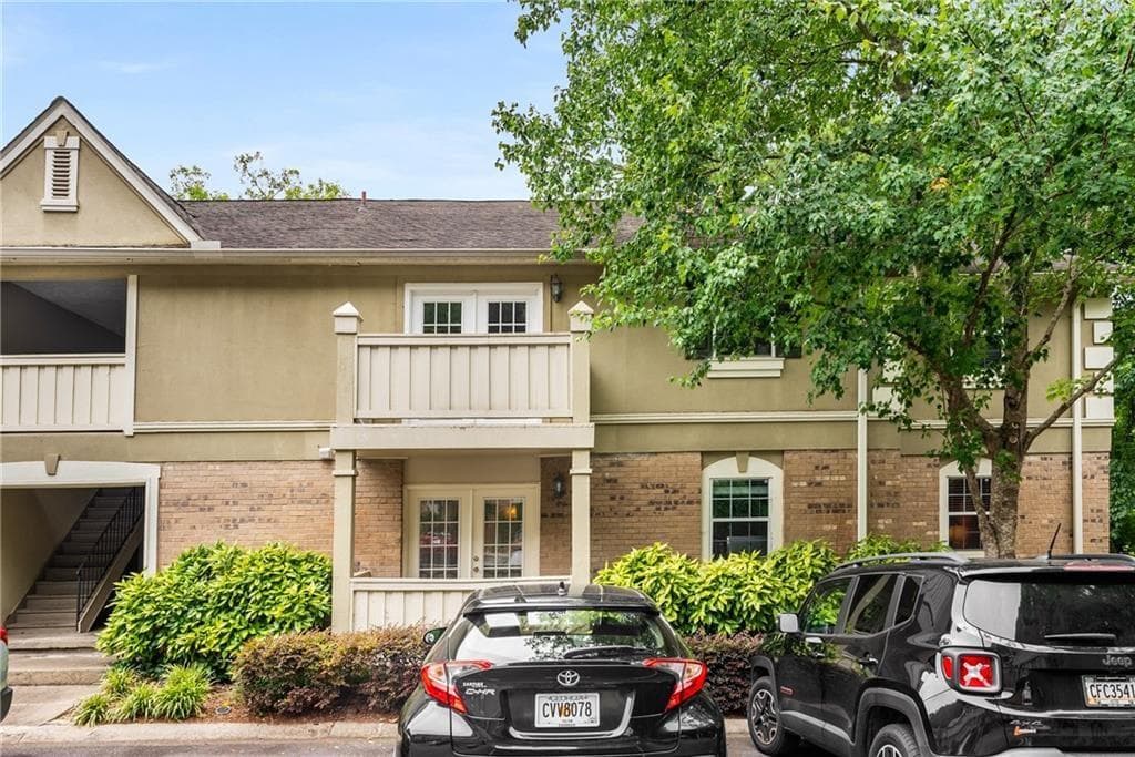 2 bedroom, 2 bathroom, 1,040 sq ft condominium for sale at 6900 Roswell Road #Q26, Atlanta, GA 30328 — photo 2