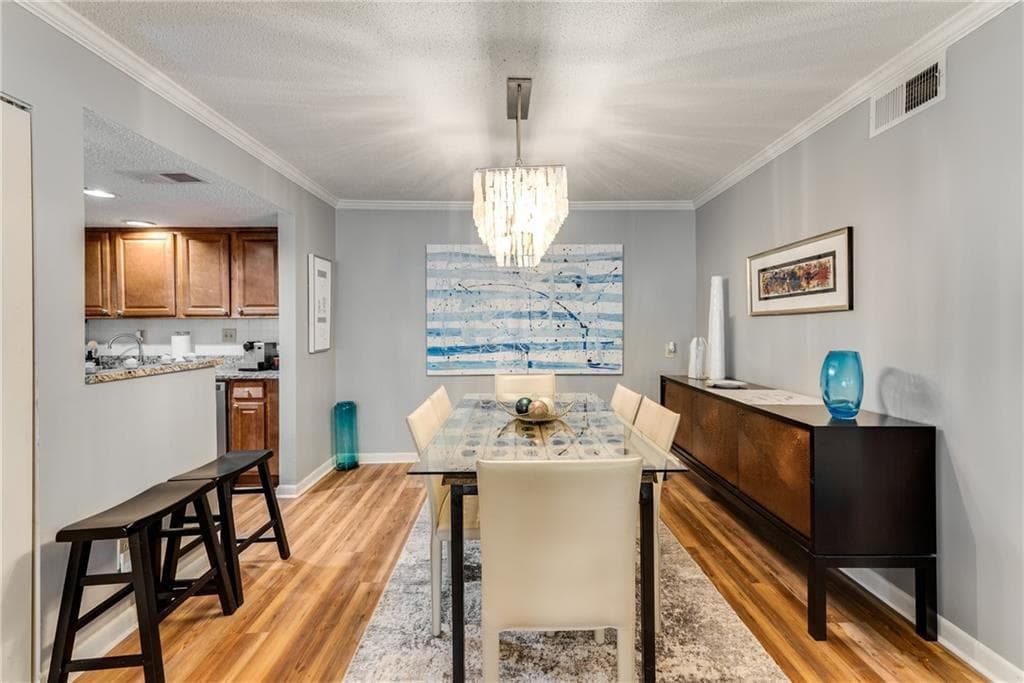 2 bedroom, 2 bathroom, 1,040 sq ft condominium for sale at 6900 Roswell Road #Q26, Atlanta, GA 30328 — photo 3