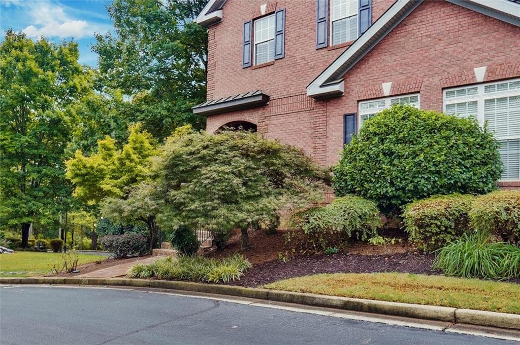 3 bedroom, 5 bathroom, 1,850 sq ft townhouse for sale at 1950 Buford Dam Road #301, Cumming, GA 30041 — photo 3
