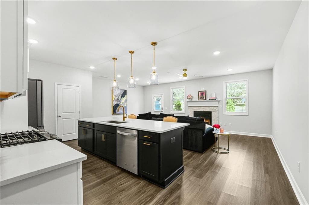 3 bedroom, 3 bathroom, 1,913 sq ft townhouse for sale at 3578 Silvery Way, Powder Springs, GA 30127 — photo 8