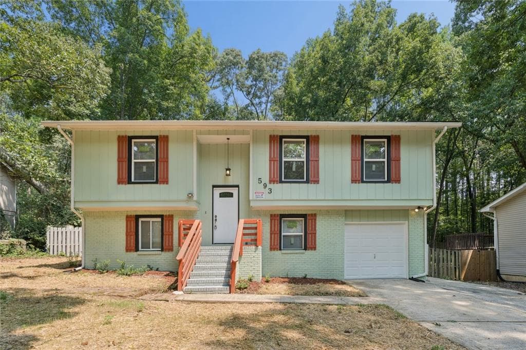 4 bedroom, 2 bathroom, 1,825 sq ft single family residence for sale at 593 Country Lane Drive, Jonesboro, GA 30238