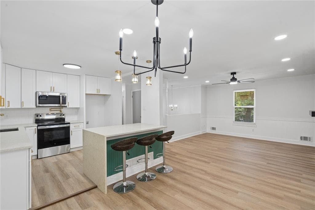 4 bedroom, 2 bathroom, 1,825 sq ft single family residence for sale at 593 Country Lane Drive, Jonesboro, GA 30238 — photo 7