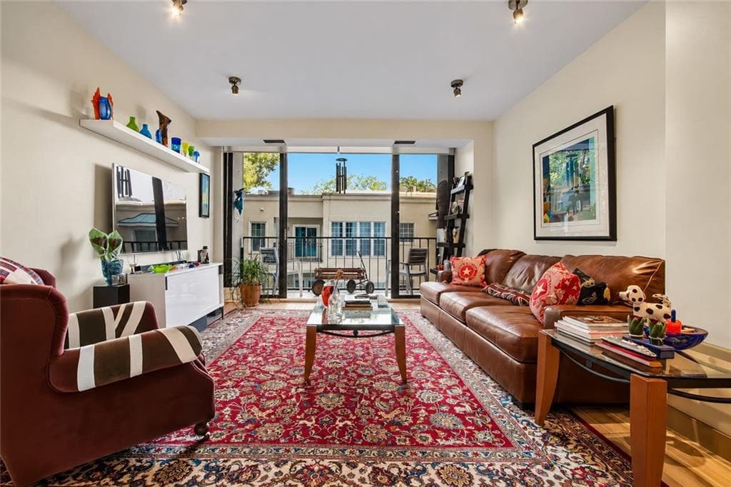 1 bedroom, 1 bathroom, 862 sq ft condominium for sale at 145 15th Street 203, Atlanta, GA 30309 — photo 3