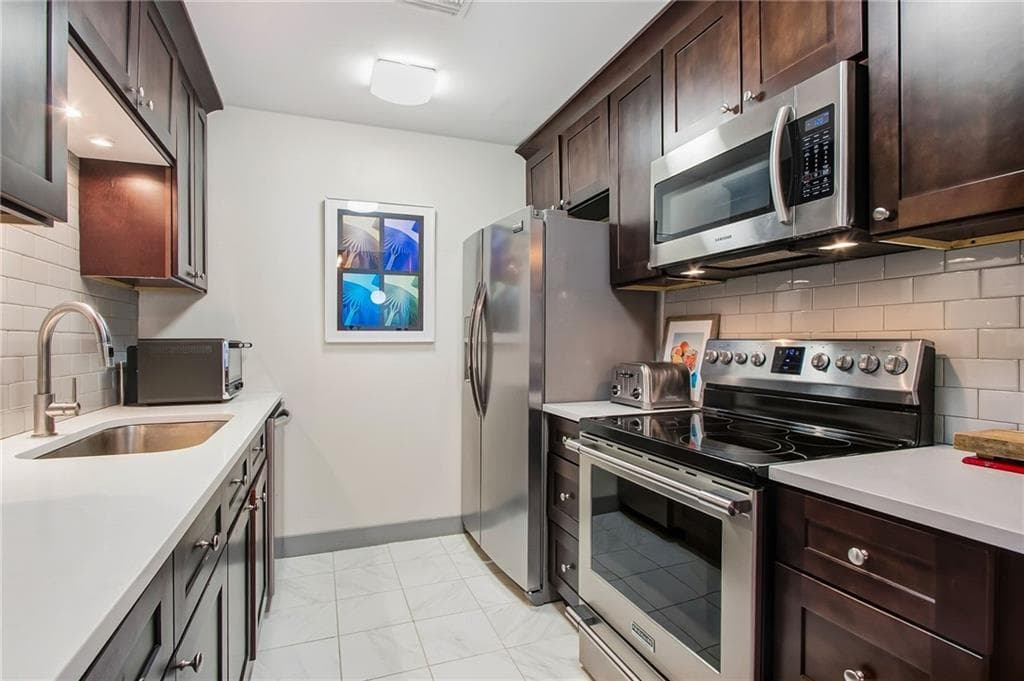 1 bedroom, 1 bathroom, 862 sq ft condominium for sale at 145 15th Street 203, Atlanta, GA 30309 — photo 8