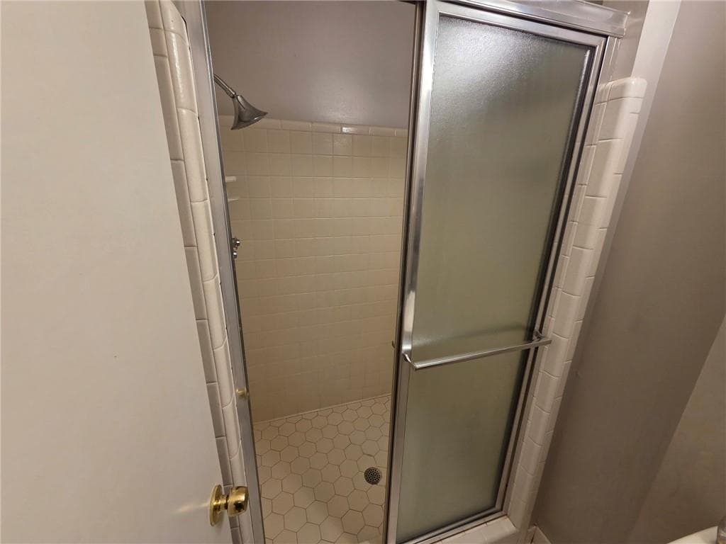 1 bedroom, 1 bathroom condominium for rent at 943 Barton Woods Road, Atlanta, GA 30307 for $995 a month — photo 9