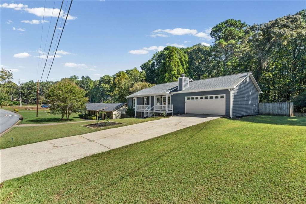 3 bedroom, 3 bathroom, 2,850 sq ft single family residence for sale at 2602 W Regal Court, Lawrenceville, GA 30044 — photo 2