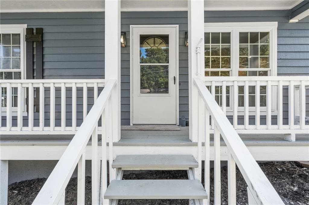 3 bedroom, 3 bathroom, 2,850 sq ft single family residence for sale at 2602 W Regal Court, Lawrenceville, GA 30044 — photo 3
