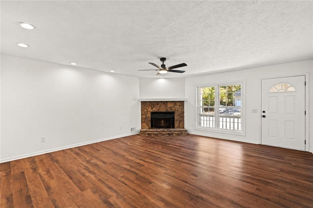 3 bedroom, 3 bathroom, 2,850 sq ft single family residence for sale at 2602 W Regal Court, Lawrenceville, GA 30044 — photo 6