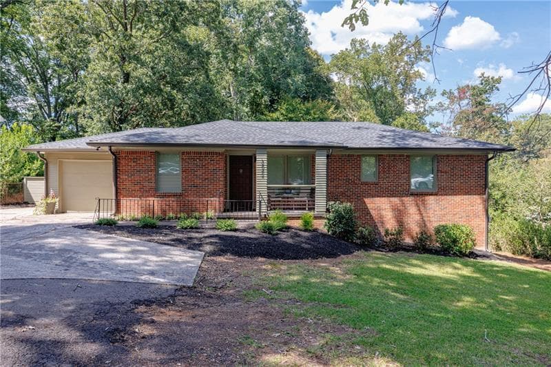 3 bedroom, 3 bathroom, 2,150 sq ft single family residence for sale at 3542 N Druid Hills Road, Decatur, GA 30033 — photo 2
