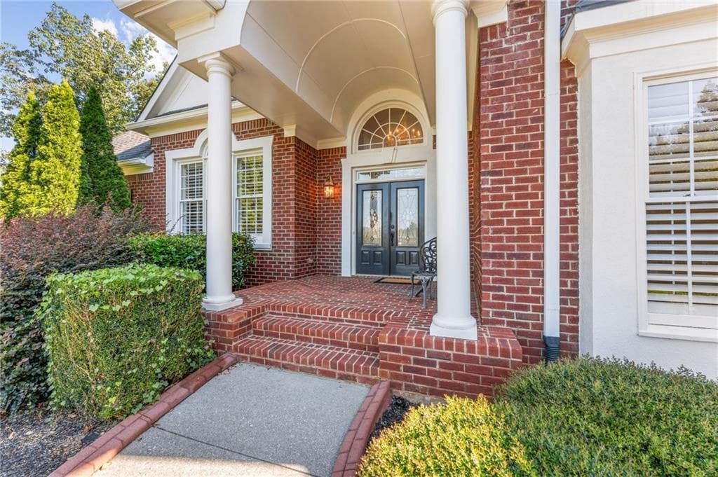 6 bedroom, 5 bathroom, 5,257 sq ft single family residence for sale at 402 Mountain Point, Canton, GA 30115 — photo 3