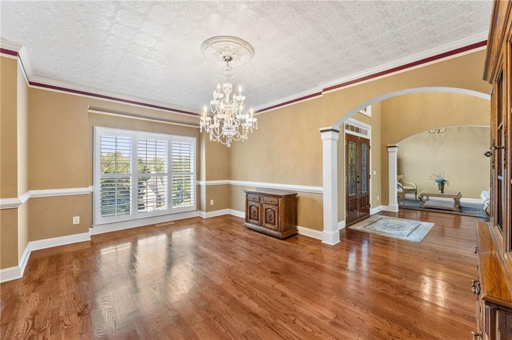6 bedroom, 5 bathroom, 5,257 sq ft single family residence for sale at 402 Mountain Point, Canton, GA 30115 — photo 8