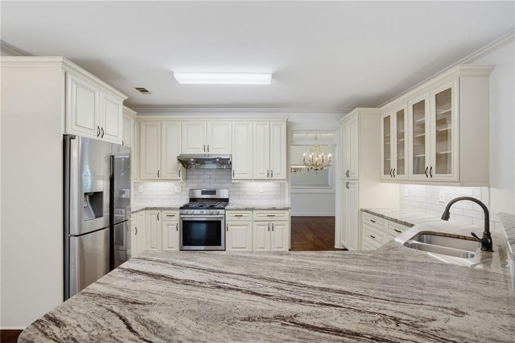 4 bedroom, 3 bathroom, 2,510 sq ft single family residence for sale at 4965 Haydens Walk Drive, Alpharetta, GA 30022 — photo 7