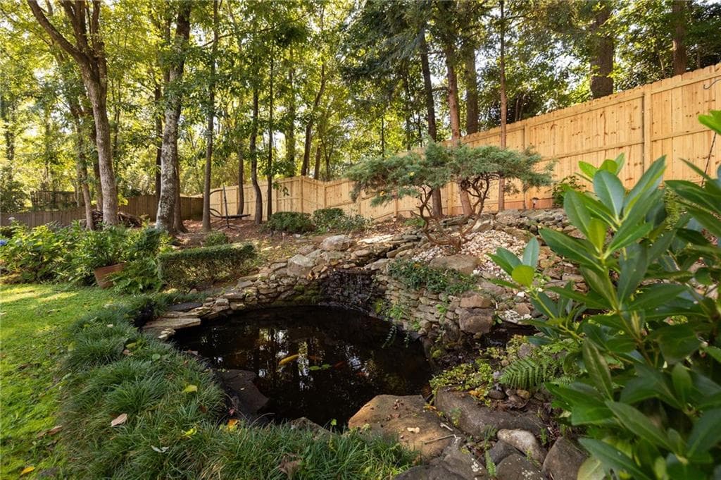 4 bedroom, 3 bathroom, 2,510 sq ft single family residence for sale at 4965 Haydens Walk Drive, Alpharetta, GA 30022 — photo 2