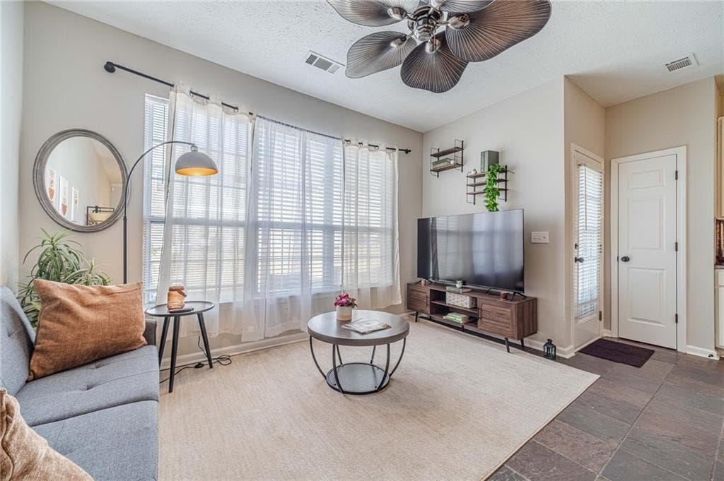 2 bedroom, 3 bathroom, 1,506 sq ft townhouse under contract at 6436 Portside Way, Flowery Branch, GA 30542 — photo 7