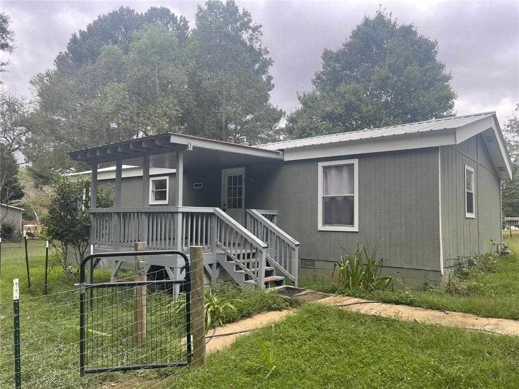 3 bedroom, 2 bathroom, 1,200 sq ft single family residence for rent at 1650 Mountain Valley Circle, Cumming, GA 30040 for $2,000 a month