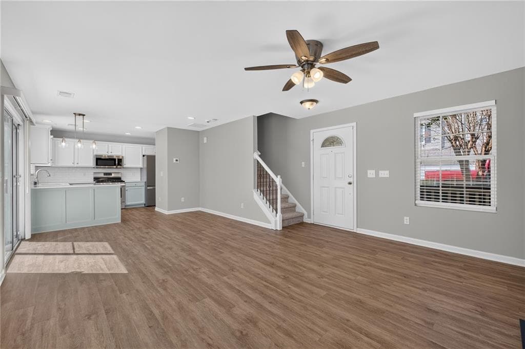 3 bedroom, 3 bathroom, 1,231 sq ft single family residence for sale at 308 Hiawassee Drive, Woodstock, GA 30188 — photo 8