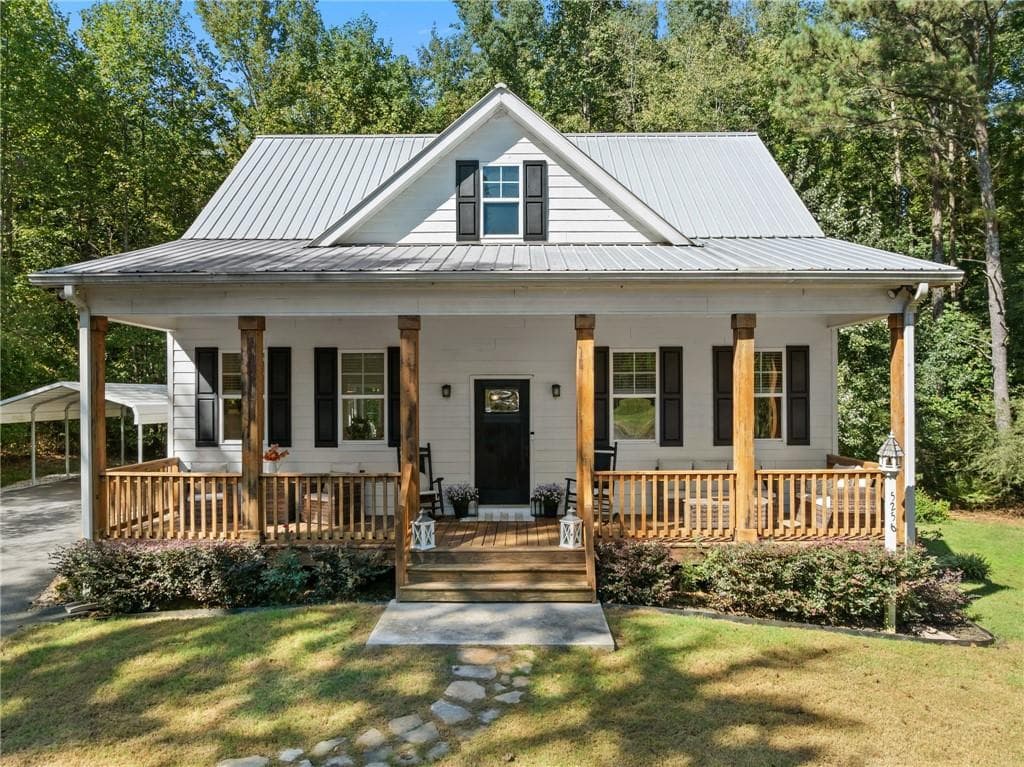 3 bedroom, 3 bathroom, 2,400 sq ft single family residence for sale at 5256 Cantrell Circle, Cumming, GA 30041