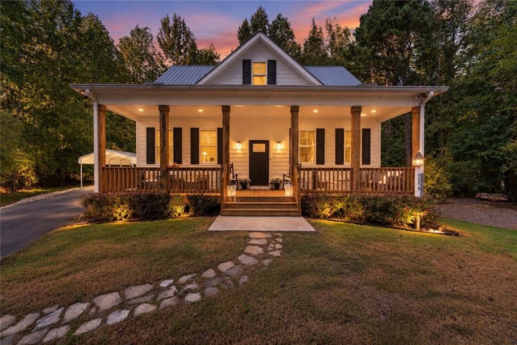3 bedroom, 3 bathroom, 2,400 sq ft single family residence for sale at 5256 Cantrell Circle, Cumming, GA 30041 — photo 2
