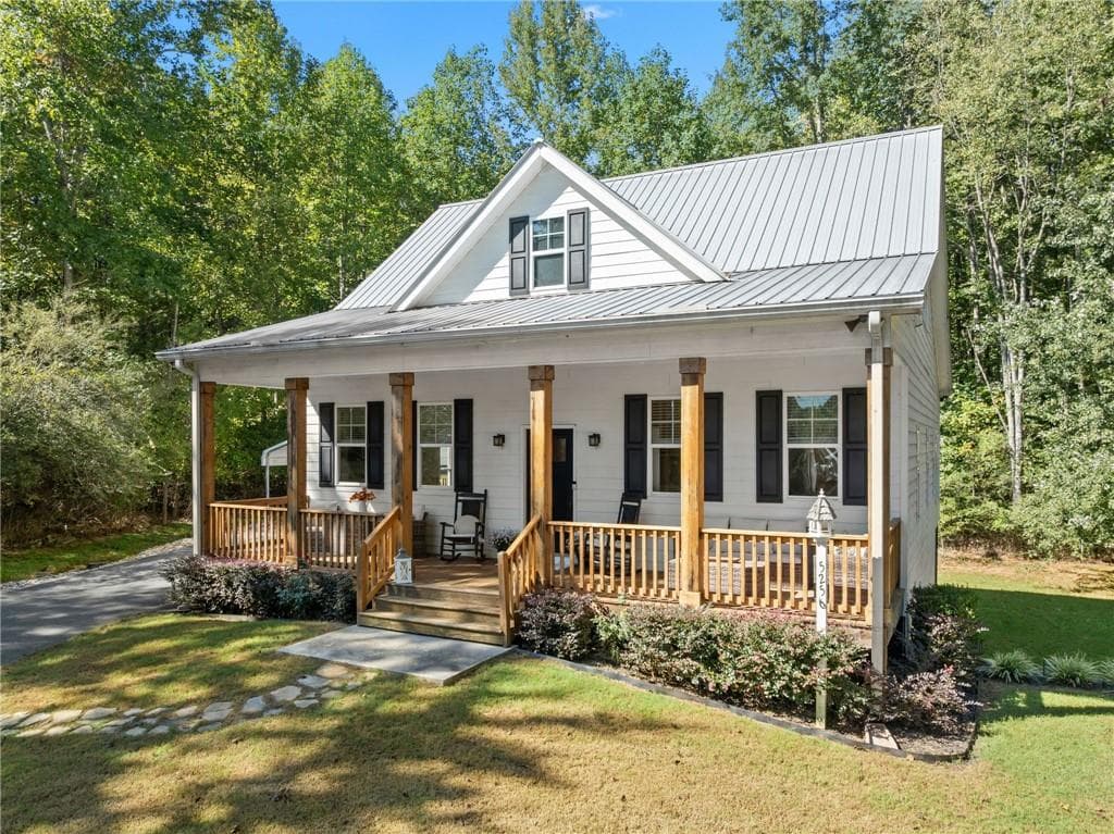 3 bedroom, 3 bathroom, 2,400 sq ft single family residence for sale at 5256 Cantrell Circle, Cumming, GA 30041 — photo 8